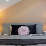 Unique Central 3 Floor Home With 4Bdrm, 3Bthrm