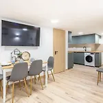 Cityscape Budget Apartments Doubledecker B