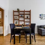 Spacious And Bright Family Home In The Inner City