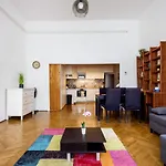Spacious And Bright Family Home In The Inner City