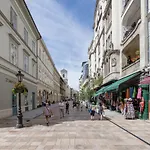 Walk To Vaci Street - Live In Lux Designer Apt W/ Amazing Views