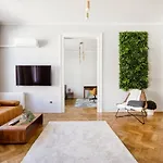 Elegant And Spacious Holiday Home