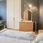 Retro Apartment