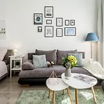 Sun-Splashed Retreat In The Heart Of A Vibrant Quarter
