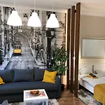Downtown Station Apartment
