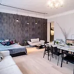 Stunning New Central Home Near Basilica