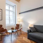 Historic Apartment In Budapest Downtown