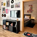 Vinyl Gozsdu Apartments