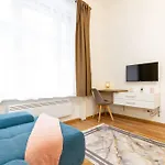 Luxe Haven On Lonyay By Newave Apartments