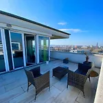 Highrise Horizon Penthouse