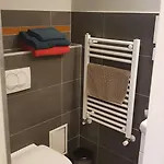 Economy Hollo Apartments