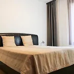 Giardino By Artemisia Apartments
