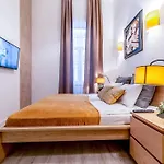 4 Seasons Of Love - Luxury 3-Bedroom City Home
