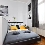 Luxury Central Residence R162