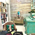 Szentkiralyi Art Studio