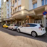 Eclipse Elegance Apartment