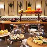 Est Grand Hotel Savoy