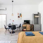 Stylish And Colourful Apartment In The City Centre