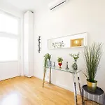 Luxury Quentin Apartment 3 Bedrm, 2 Bathrm