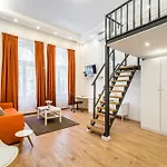 Grand Avenue Apartment