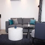 Luxury Cozy 2 Bdr Downtown Apt.5