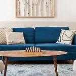 Blue Peace Downtown Apartment