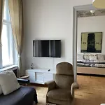 Beautiful 3 Bedroom Apartment In 7Th District