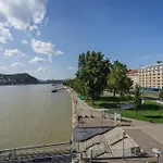 River Sunshine Apartment