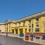 Historic Grace, Classical Apartment At Corvin