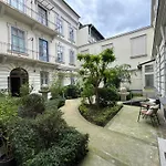 Hidden Gem With Terrace On The Andrassy Fashion Road