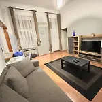 Csengery Apartment