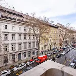 Classical Apartment With Modern Style Downtown!