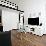 Standard Apartment By Hi5- Bajcsy 63