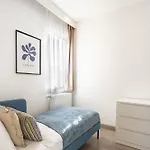 Sunny Central Three Bedroom Apartment