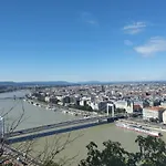 Free Parking, Balcony, Near To City Park
