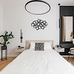 Onyx Oasis - Luxury 3 Bdrm