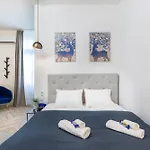 Kiraly Home By Stn