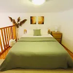 Christie\'S Downtown Apartment