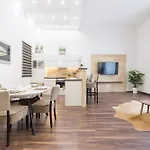 Best Seasons Spa Central
