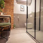 Rumbastic New Apartment - Best Location With Ac