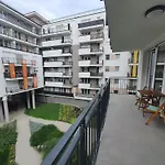 Park West Apartment - Free Parking
