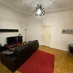 Come & Stay Apartments And Rooms City Center