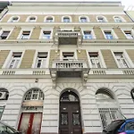 Cozy 2 Bedroom 2 Bathroom Apartment In The City Centre