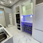 Sapphire Apartment - 5 Rooms, 2 Bathrooms
