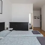 Bright Downtown Balcony Retreat