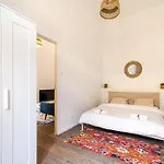 Westend Prime Location Apartment