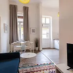 Westend Prime Location Apartment