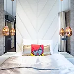 Ultra Central Luxury