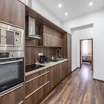 Luxurious Central Elizabeth Grand Suite W\' Sauna
