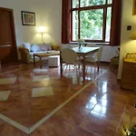 Mester Apartment